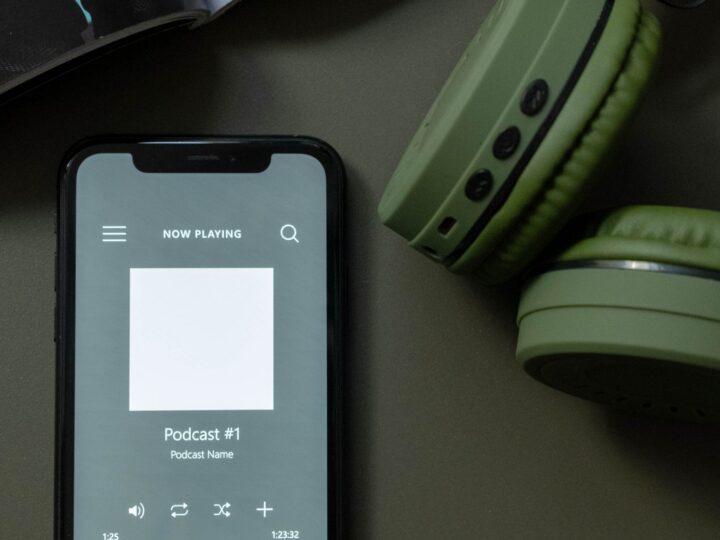 Música tocando em um smartphone