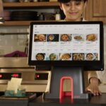 Tela de cardápio digital em um terminal de restaurante